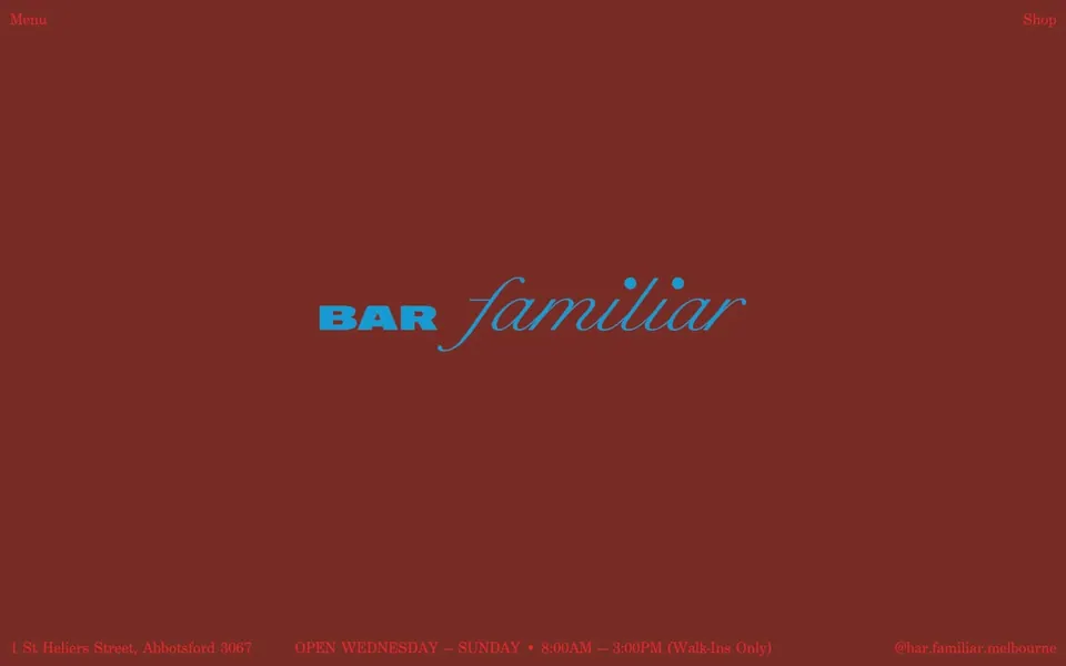 Bar Familiar 品牌标志，酒红底色配蓝色店名字样