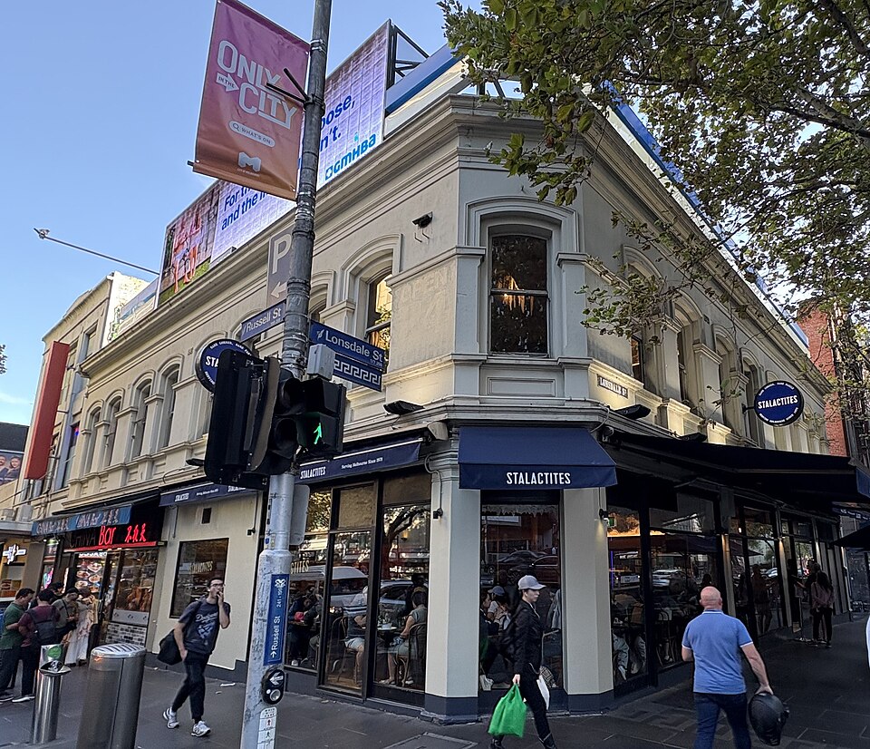 资料图:墨尔本Lonsdale Street与Russell Street交界的Stalactites餐馆(2025年摄)