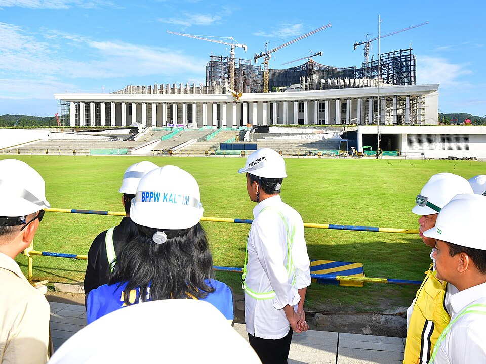 资料图:时任印尼总统佐科视察努山塔拉总统府一带的建设(2024年摄)